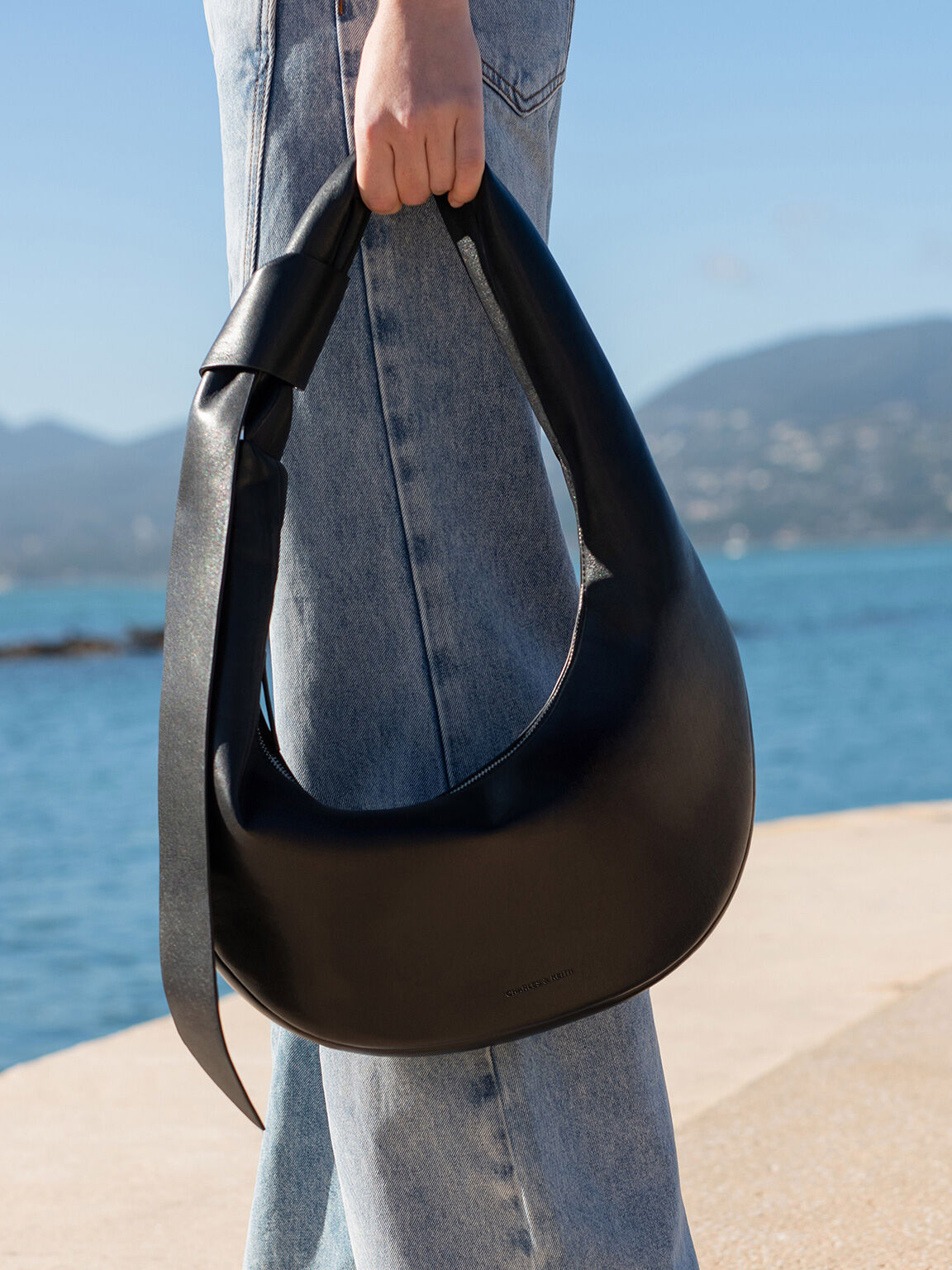 Toni Knotted Curved Hobo Bag, Noir, hi-res