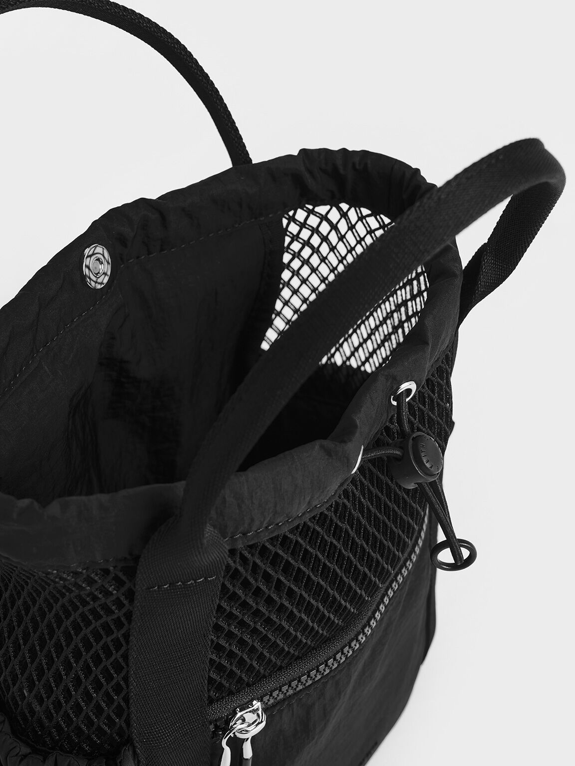 กระเป๋าสะพายข้างอเนกประสงค์ผ้าตาข่าย และผ้าไนลอนรุ่น Terra, สีดำอะไหล่สีเงิน, hi-res