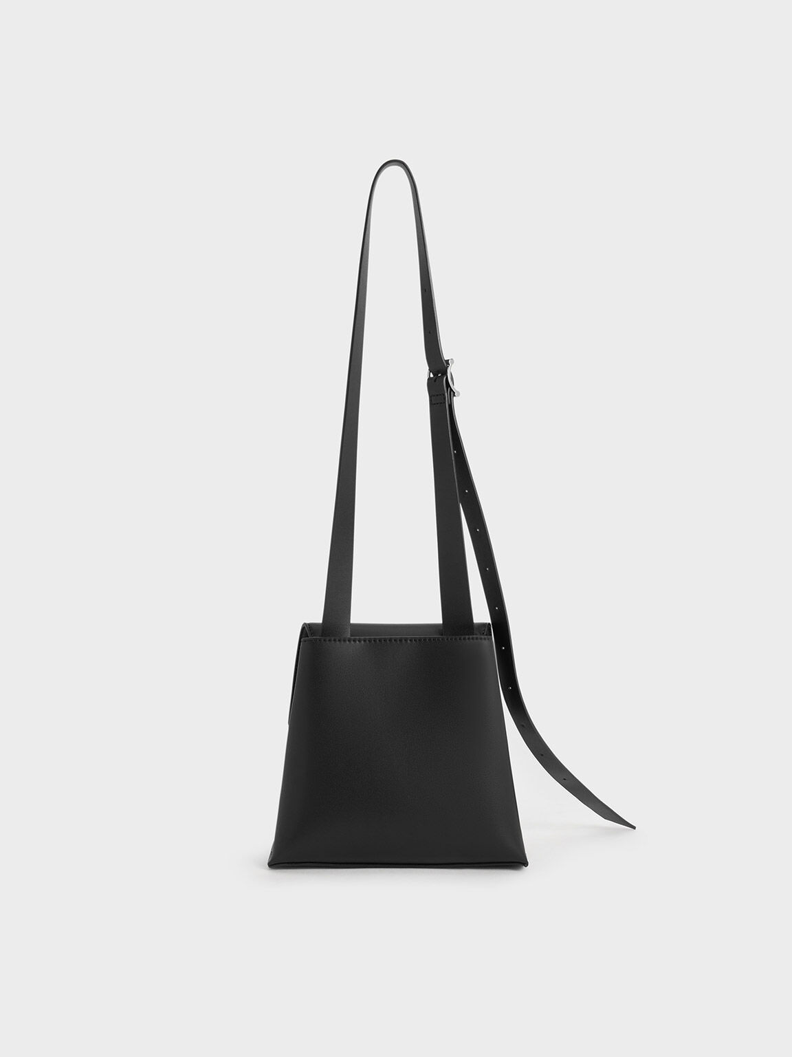กระเป๋าสะพายข้างทรงสี่เหลี่ยมคางหมูรุ่น Marceline, สีดำอะไหล่สีเงิน, hi-res