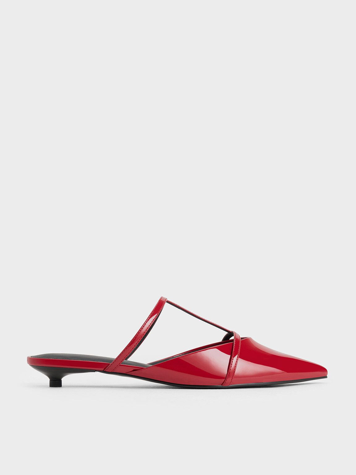 รองเท้าเปิดส้นดีไซน์หัวรองเท้าแบบแหลมสายคาดแบบ T-Bar รุ่น Clara, สีแดง, hi-res