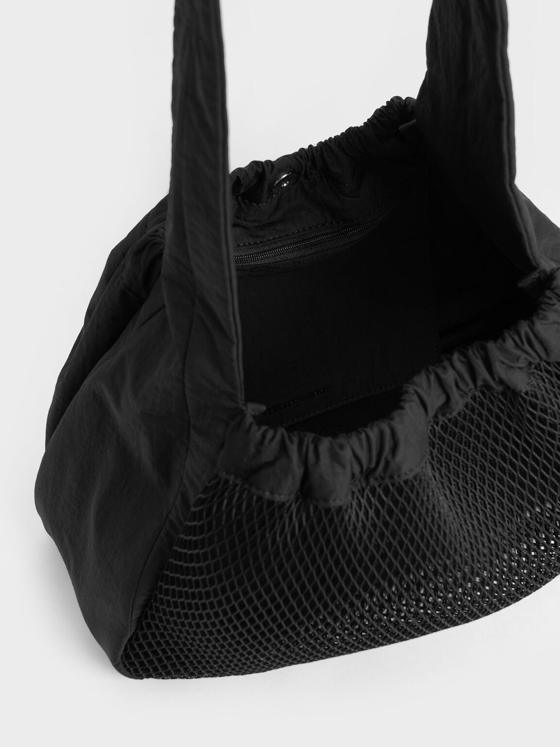 กระเป๋าสะพายไหล่ผ้าตาข่าย และผ้าไนลอนรุ่น Terra, สีดำอะไหล่สีเงิน, hi-res